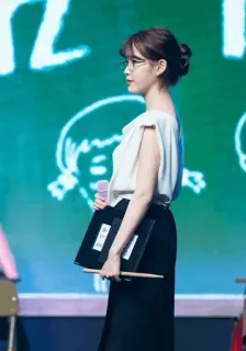 🍡 49cf9ffc IU IU, cantora, coreana, celebridade, atriz whatsapp sticker