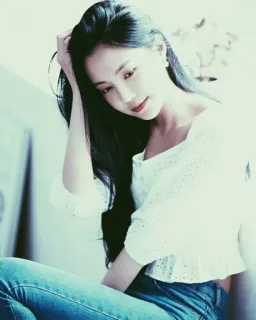 🎠 132a5915 donna, ritratto, moda, bellezza, jeans, top, posa telegram sticker