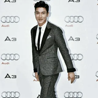 🕊 61d7a699 Audi A3 mężczyzna, garnitur, strój formalny, moda, motoryzacja, marka samochodu whatsapp sticker