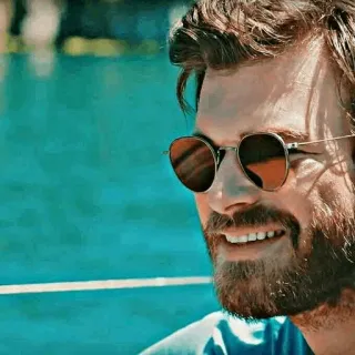 ✖ 8e3665ad Mann, Sonnenbrille, Porträt, Bart, Männlich, lächelnd telegram sticker