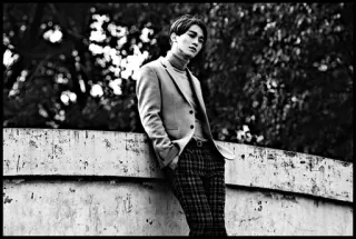 🇮🇸 15e72d9b Mann, Mode, Anzug, Porträt, Draussen, Stil telegram sticker