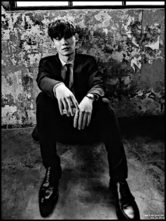 🇮🇸 75b0185d SET'S NOT OVER YET
SET-SON BY B Mann, Anzug, Schwarzweiß, Mode, Porträt telegram sticker