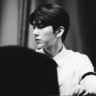 🌑 29c351a3 chân dung, người đàn ông, người, đen trắng, thanh niên, nam telegram sticker