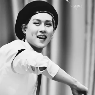 🌑 2c7727e9 너로부터 K-pop, Thần tượng, Chân dung, Người, Đàn ông, Nụ cười telegram sticker