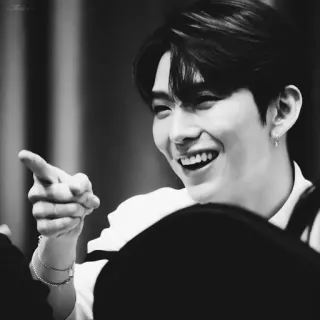 🌑 34b7bce1 người đàn ông, mỉm cười, chân dung, hạnh phúc, trắng đen telegram sticker