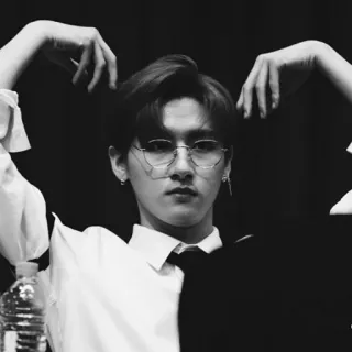 🌑 48384a64 người, đàn ông, kính, kpop, idol, đơn sắc, chân dung telegram sticker