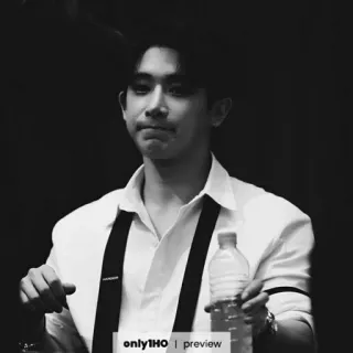 🌑 577a7ade only1HO người, đàn ông, đen trắng, chân dung telegram sticker