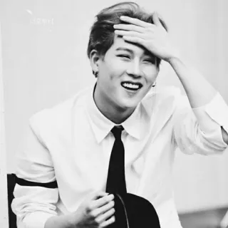 🌑 943a8822 người đàn ông, cười, chân dung, thường ngày, vui vẻ, trong nhà telegram sticker