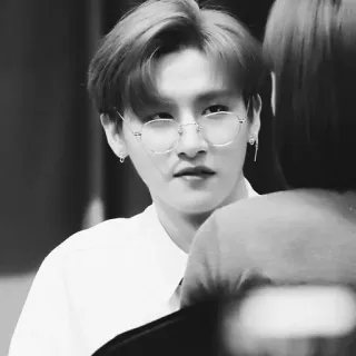 🌑 d196d339 người, đàn ông, kính, chân dung telegram sticker