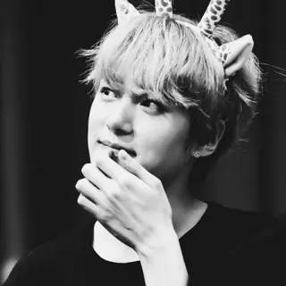 🌑 f335bc10 chân dung, đàn ông, bờm hươu cao cổ, người, gương mặt telegram sticker