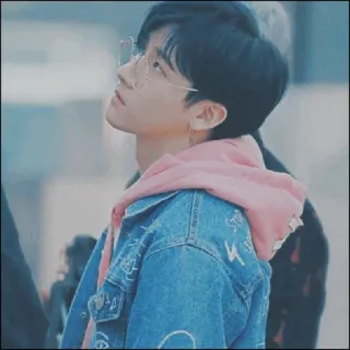 🥀 015c111f persoon, portret, mode, man, bril, jas telegram sticker