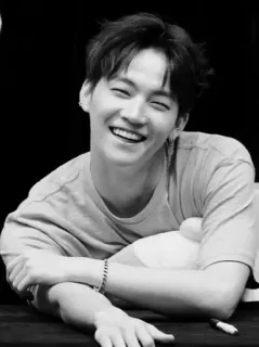 💸 dcda0439 портрет, мужчина, улыбается, черно-белое, человек, мужской whatsapp sticker