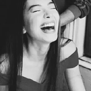 🎠 30ef1065 wanita, tertawa, bahagia, potret, ceria telegram sticker