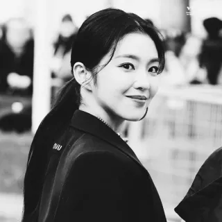 🕊 fb4ffe2d Irene kpop, irene, korean, woman, portrait, actress whatsapp sticker