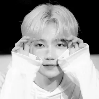 ▫️ a2465d44 person, portrait, man, face, smile telegram sticker