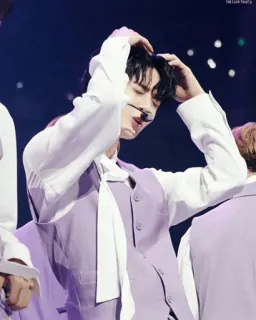 🌦 b5422396 kpop, singer, idol, celebrity, performer whatsapp sticker