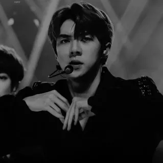 ⚓️ a92b60c6 man, zanger, artiest, K-pop, muziek, podium telegram sticker