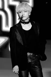 🗞 00a6649d V BTS, K-pop, zanger, beroemdheid, mode, idool telegram sticker