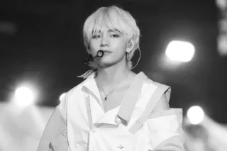 🗞 deb11b35 kpop, idol, v, zanger, beroemdheid, persoon telegram sticker