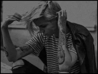 ➖ 5a8ad113 여자, 문신, 소녀, 금발, 스타일, 패션 telegram sticker