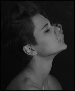 ➖ cff211b6 여자, 미술, 프로필, 인물 사진, 단색, 흑백 telegram sticker