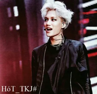 😏 28ad9616 HóT_TKJ# K-pop, música, ídolo, cantante, retrato, asiático, entretenimiento whatsapp sticker