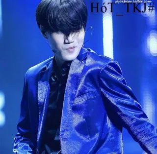 😏 7163fdde HÓT _TKJ# kpop, cantante, asiático, hombre, traje azul, retrato whatsapp sticker