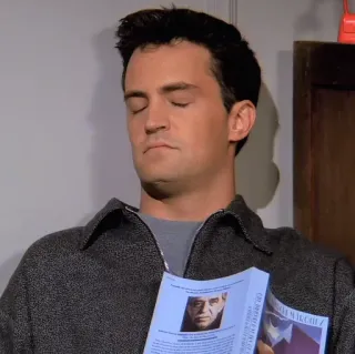 😴 4bd43ea9 Chandler Bing Friends serie TV, Chandler, Matthew Perry, dormire whatsapp sticker