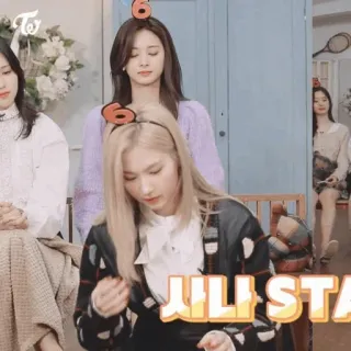 🩰 4b70b7b9 신나 STAR K-pop, Girl group, Twice, Entretenimento telegram sticker