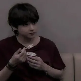 😳 109a2c62 V kpop, v, bts, idol, eating, ice cream whatsapp sticker