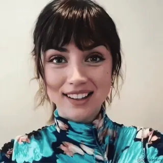 😄 d1e2ca01 @Stickersey woman, portrait, smile, brunette, actress, person telegram sticker