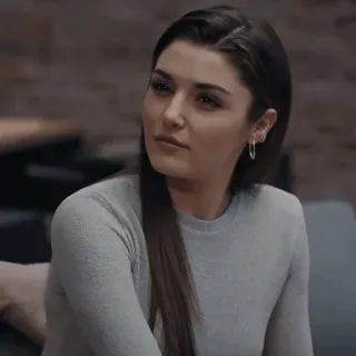 🐾 c656e870 mujer, retrato, Hande Ercel, actriz, turca, celebridad telegram sticker