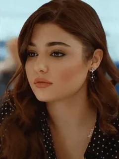 🐾 cab499f7 mujer, retrato, persona, cara, morena, actriz telegram sticker