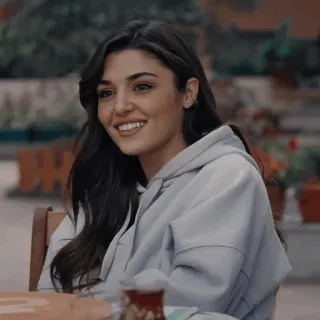 🐾 e5d91be4 mujer, sonriendo, retrato, persona, hermosa, bonita, femenina telegram sticker