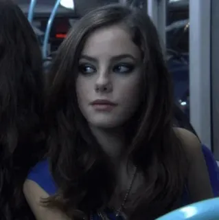 🧊 a9df35ba 女人, 黑发, 肖像, 巴士 telegram sticker