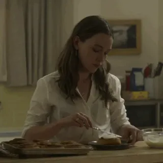 🧊 c68217cd 女人, 厨房, 烹饪, 食物 telegram sticker