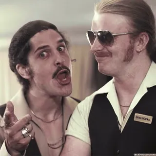 🖕 853acb12 Comedia, Señalando con el dedo, Bigote, Beau Marks, Camareros whatsapp sticker