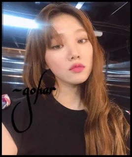 🥀 7870d878 gohar wanita, potret, selfie, kecantikan, rambut, wajah telegram sticker