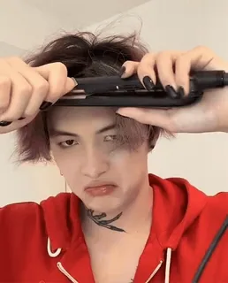 😕 ed3b9c9c person, haar, stil, schönheit telegram sticker