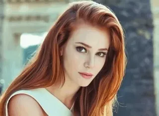 ✨ ed3b8044 ผู้หญิง, ภาพเหมือน, ผมแดง, ผู้หญิง, ความงาม, นางแบบ, ผม telegram sticker