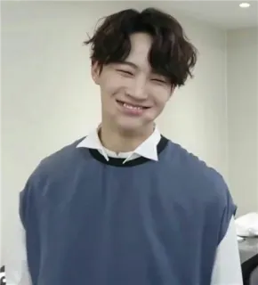 😒 bb5f3aef uomo, sorridente, ritratto, casual, felice telegram sticker