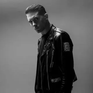 〰 103d6ba5 homem, jaqueta, preto e branco, retrato, cabelo penteado whatsapp sticker