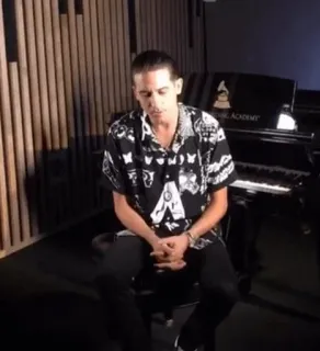 〰 10fd7678 G-Eazy G-Eazy, rapper, músico, celebridade, música, piano whatsapp sticker