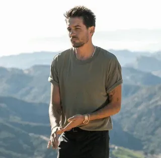 💰 6d9d7551 man, standing, t-shirt, casual, outdoors, portrait telegram sticker