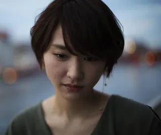 😌 bcdcf407 女性, ポートレート, ショートヘア, アジア人, 女の子, 美 telegram sticker