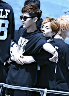 💜 32421b71 Männer, Gruppe, Sonnenbrille, Umarmung, Koreanisch, Stil telegram sticker