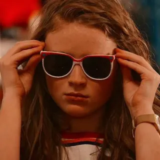 💓 68578b91 gadis, kacamata hitam, potret, merah, putih telegram sticker