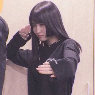 🥨 f183eb9c ผู้หญิง, คำนับ, คน, ผม, ภาพเหมือน telegram sticker