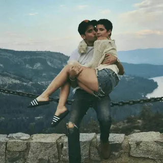 🌹 a63aadde pasangan, romansa, cinta, hubungan, luar ruangan, pemandangan, kasih sayang, berciuman telegram sticker