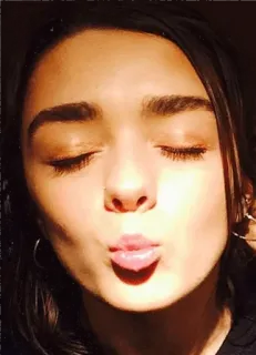 😘 ae7f88e6 поцелуй, лицо, девушка, женщина, портрет, глаз, закрытые глаза whatsapp sticker